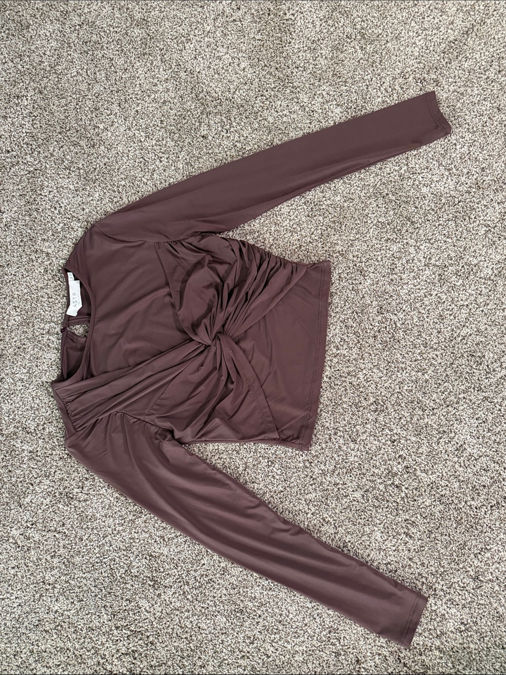 Women’s ASTR The Label Twisted Front Long-Sleeve Top - Brown